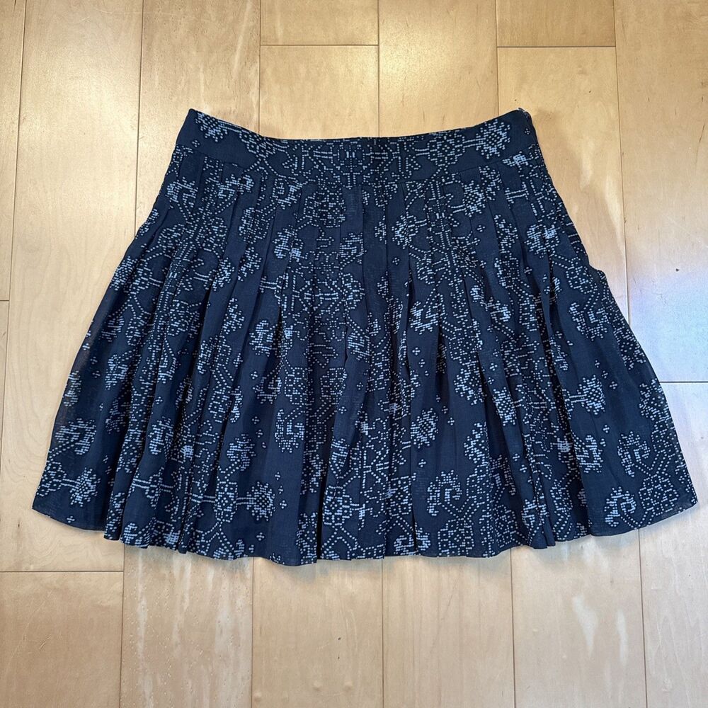 GRAY & BLACK PRINT GAP Size 6 Pleated Flare Skirt